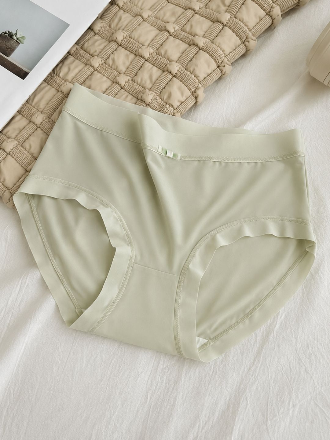 Bow panties