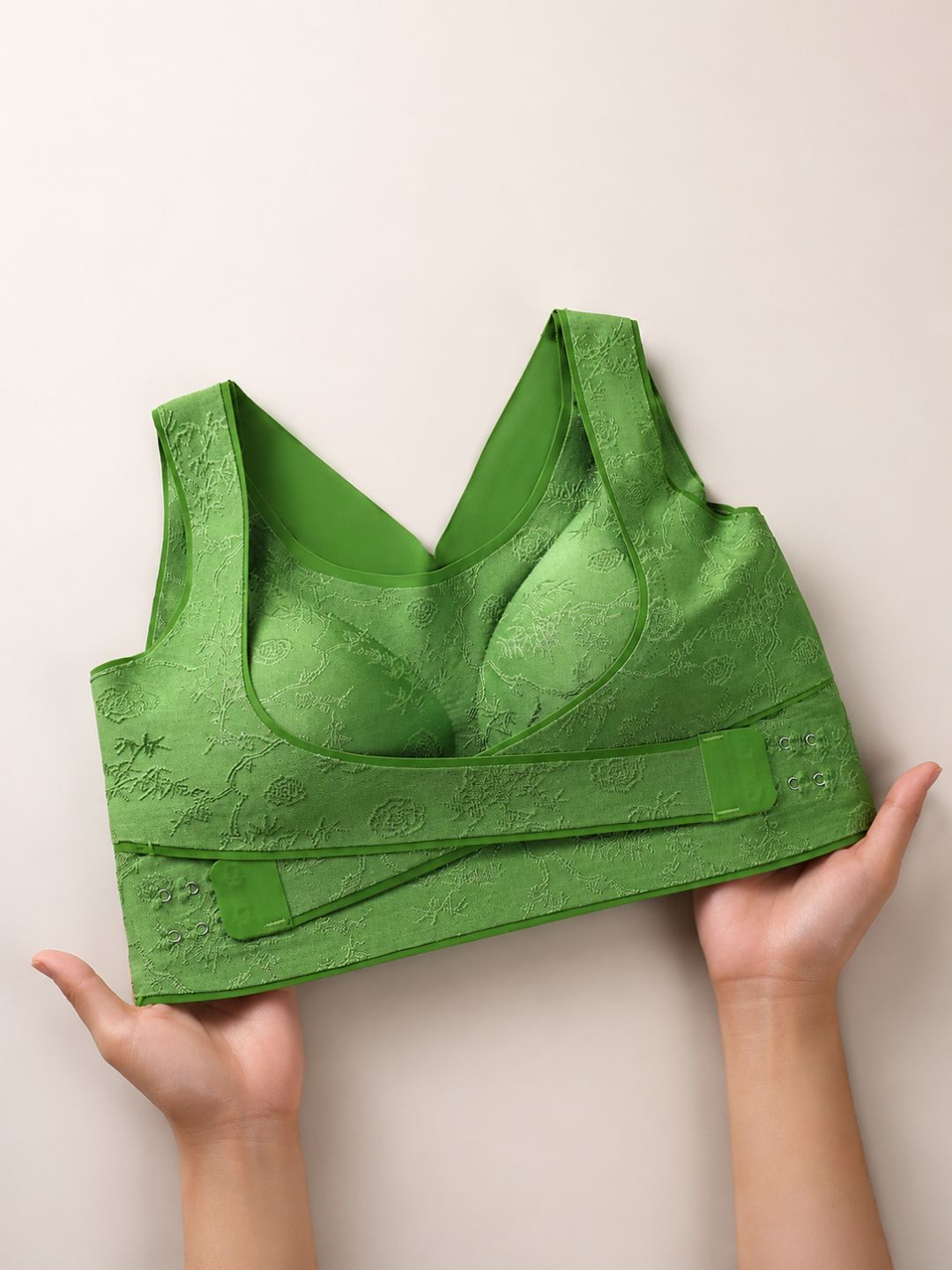 Flower embroidered bra
